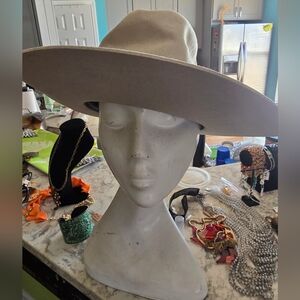 Elegant Eddy Cream Wool Wide-Brim Hat